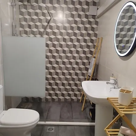 My Home, 2 Bedroom House With Bbq And Garden Divarata