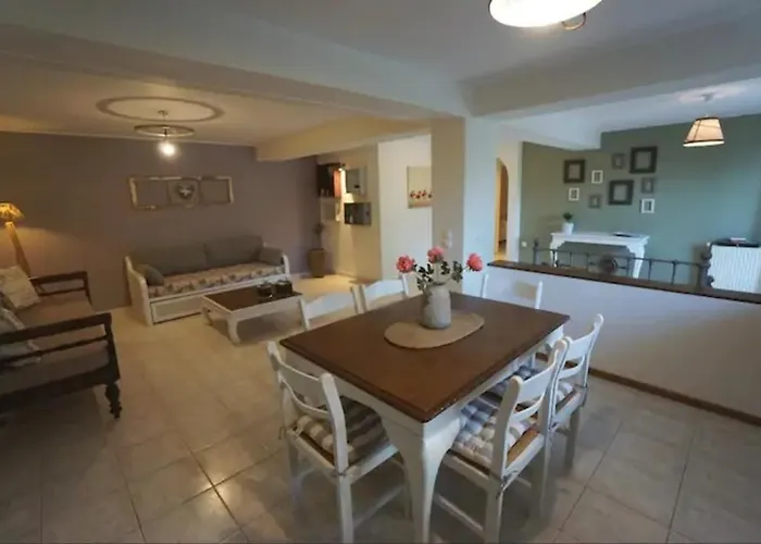 My Home, 2 Bedroom House With Bbq And Garden Nyaraló