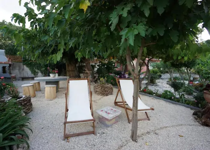 My Home, 2 Bedroom House With Bbq And Garden *